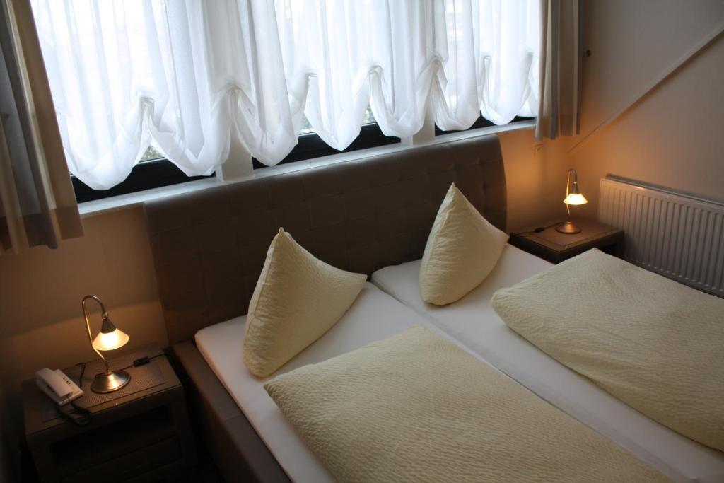 Hotel Zum Kuehlen Grunde Minden  Rom bilde