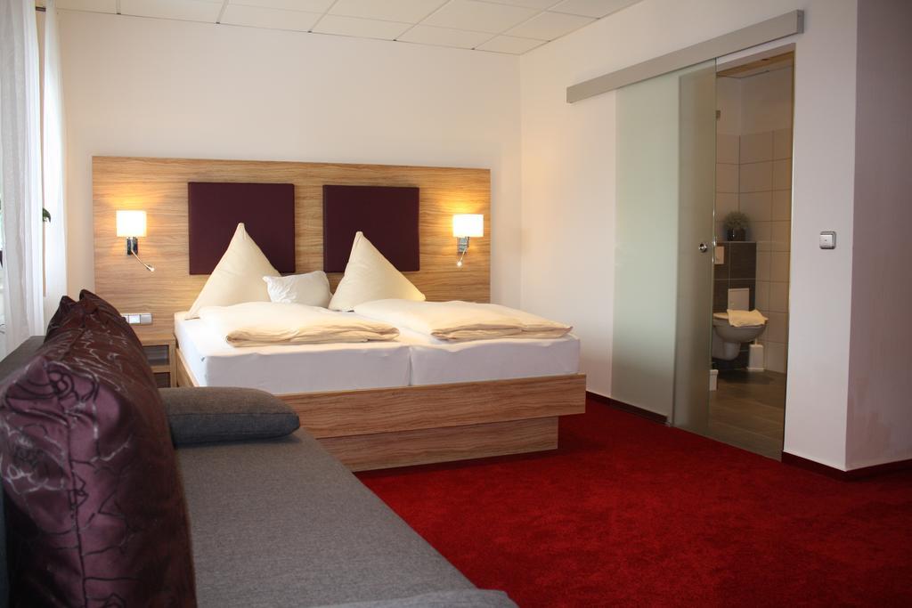 Hotel Zum Kuehlen Grunde Minden  Rom bilde